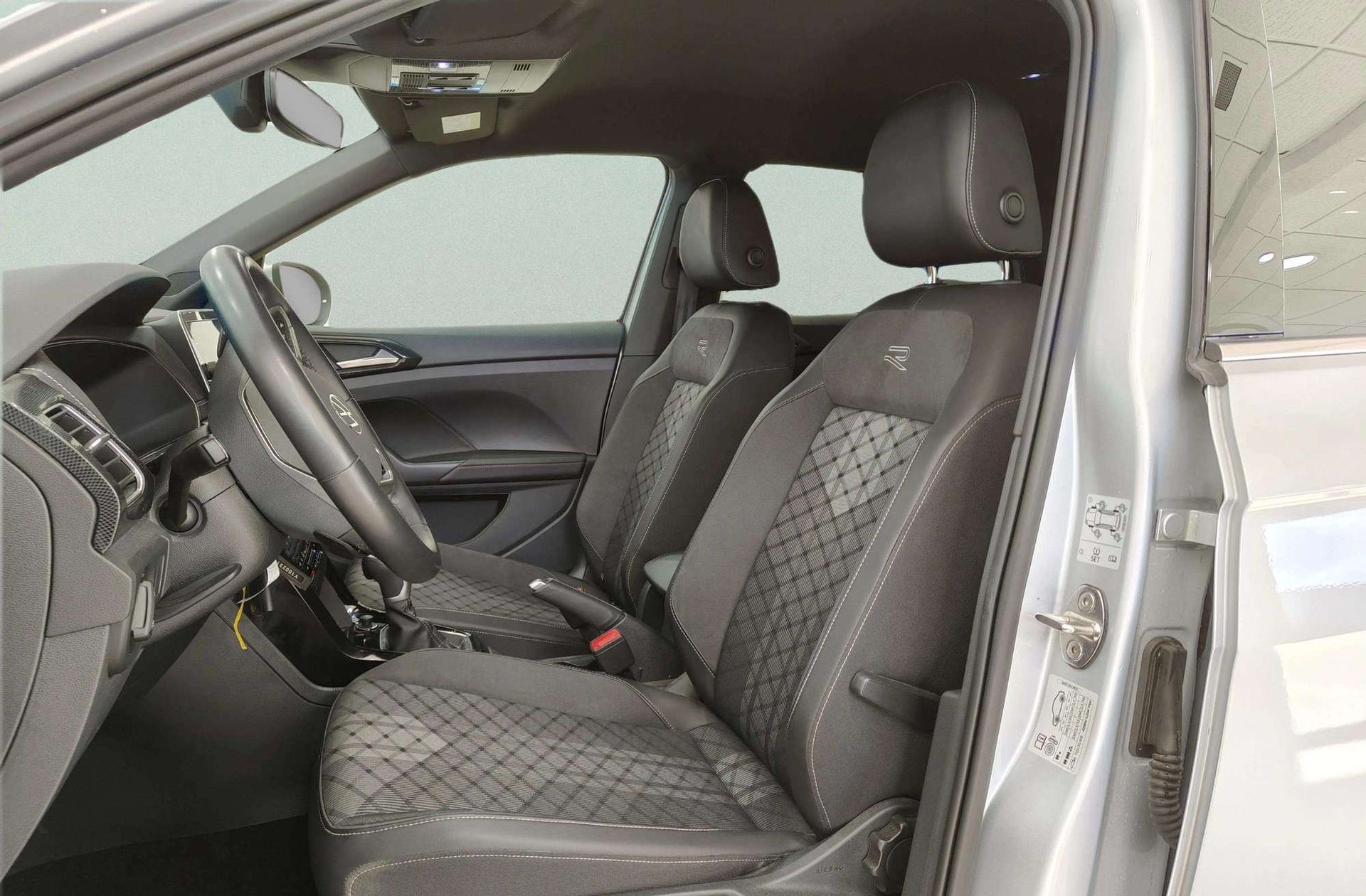 Volkswagen T-Cross R-Line 1.0 TSI DSG - foto 14