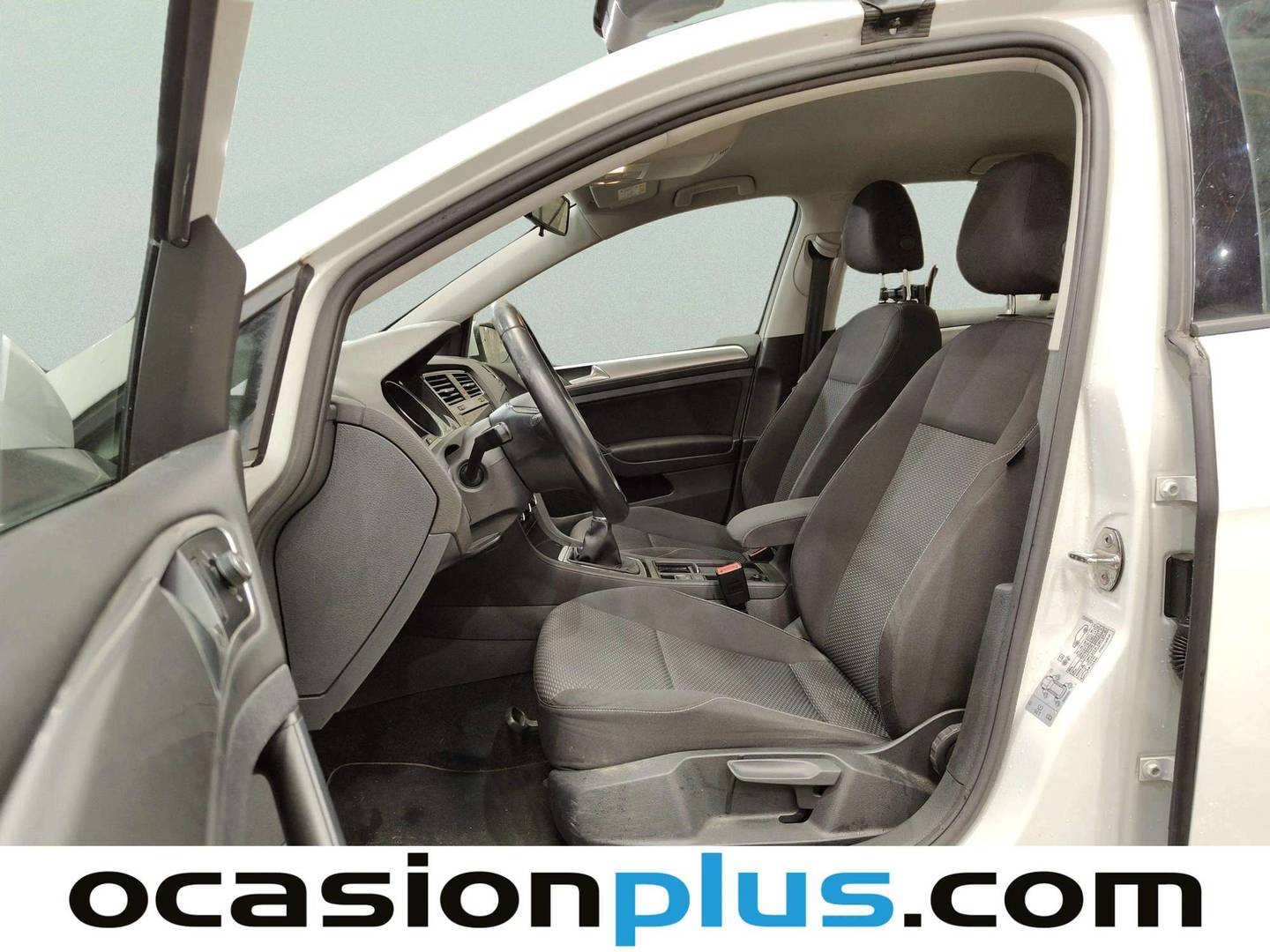 Foto asientos delanteros Volkswagen Golf Volkswagen Golf Business 1.6 TDI (115 CV)