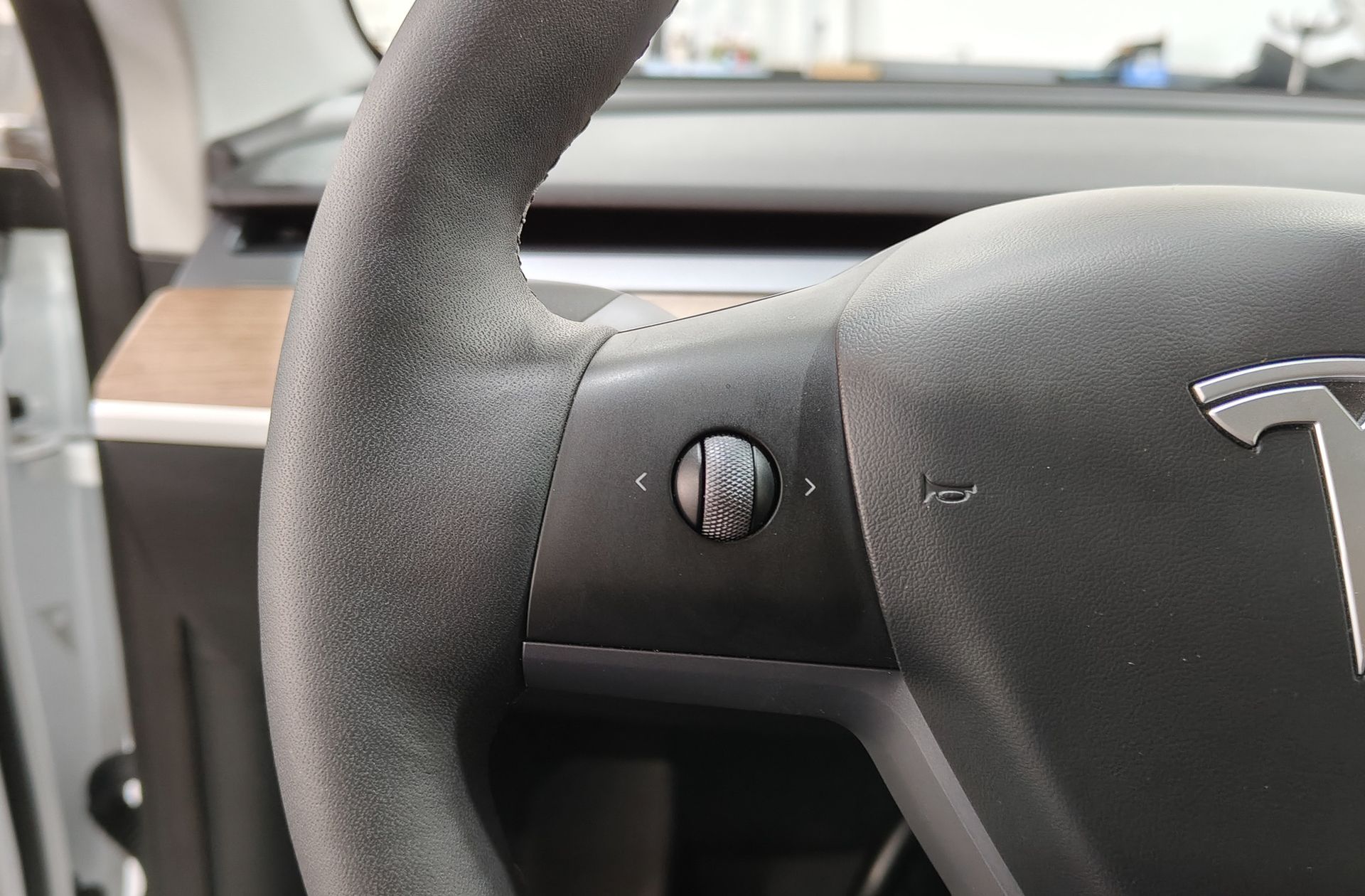 Tesla Model Y Gran Autonomía 4WD - foto 29
