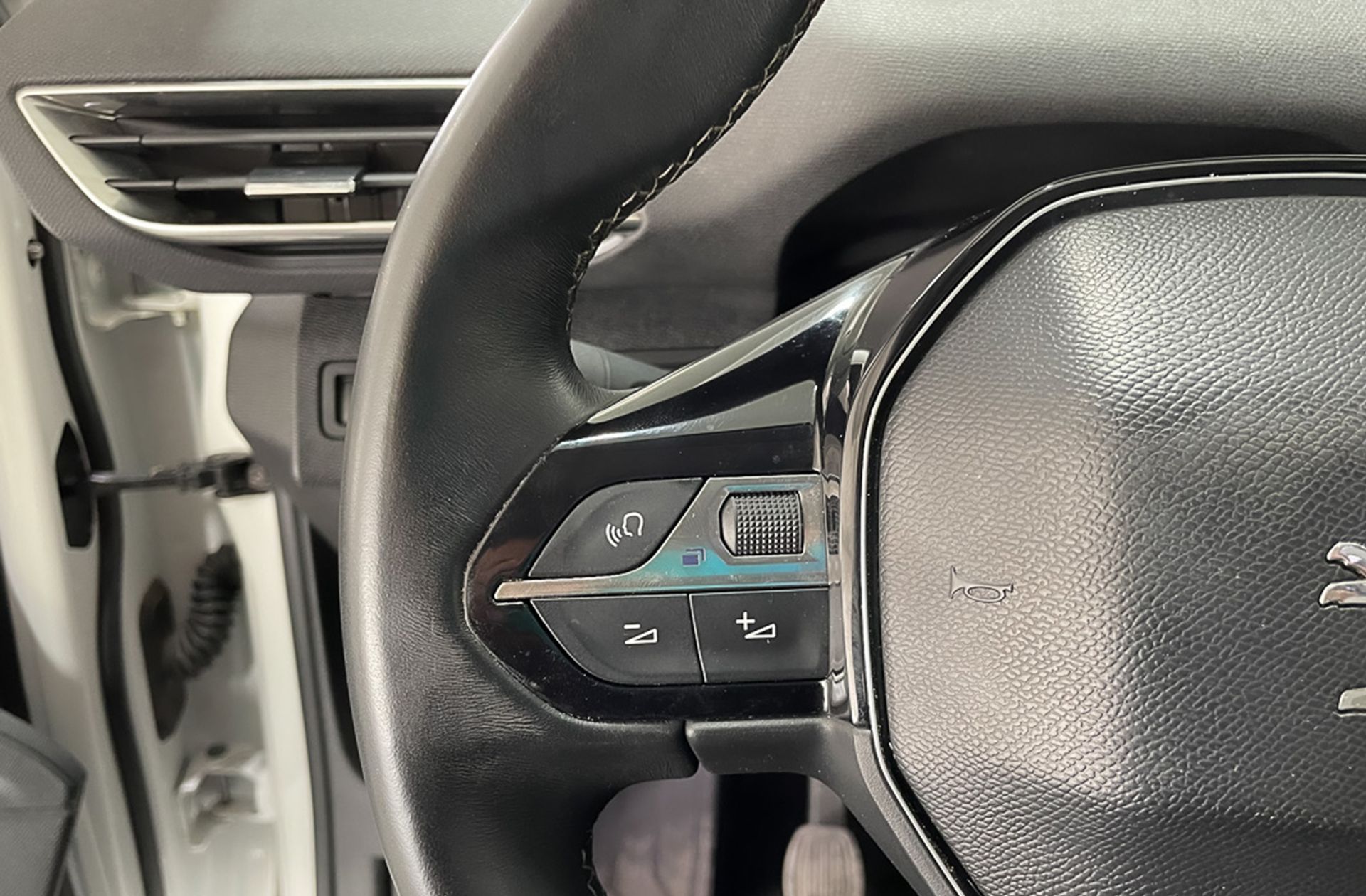 Peugeot 5008 PureTech 130 Allure 7 plazas - foto 27