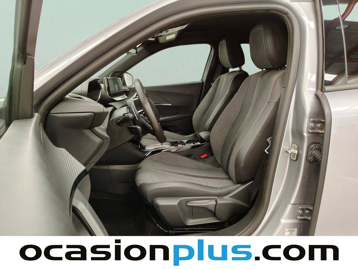 Foto asientos delanteros Peugeot 2008 Peugeot 2008 Allure Hybrid eDCS6 (145 CV)