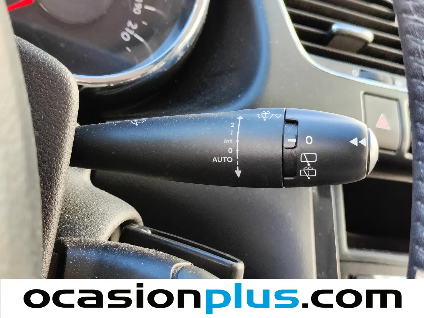 Foto Peugeot 3008 Peugeot 3008 1.6 VTI Style (120 CV)