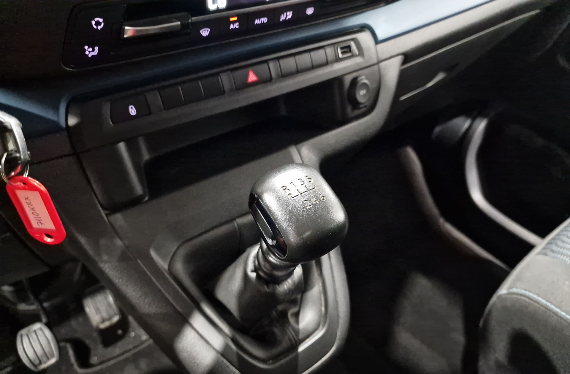 Peugeot Traveller BlueHDi 150 Active Standard 8 plazas - foto 5