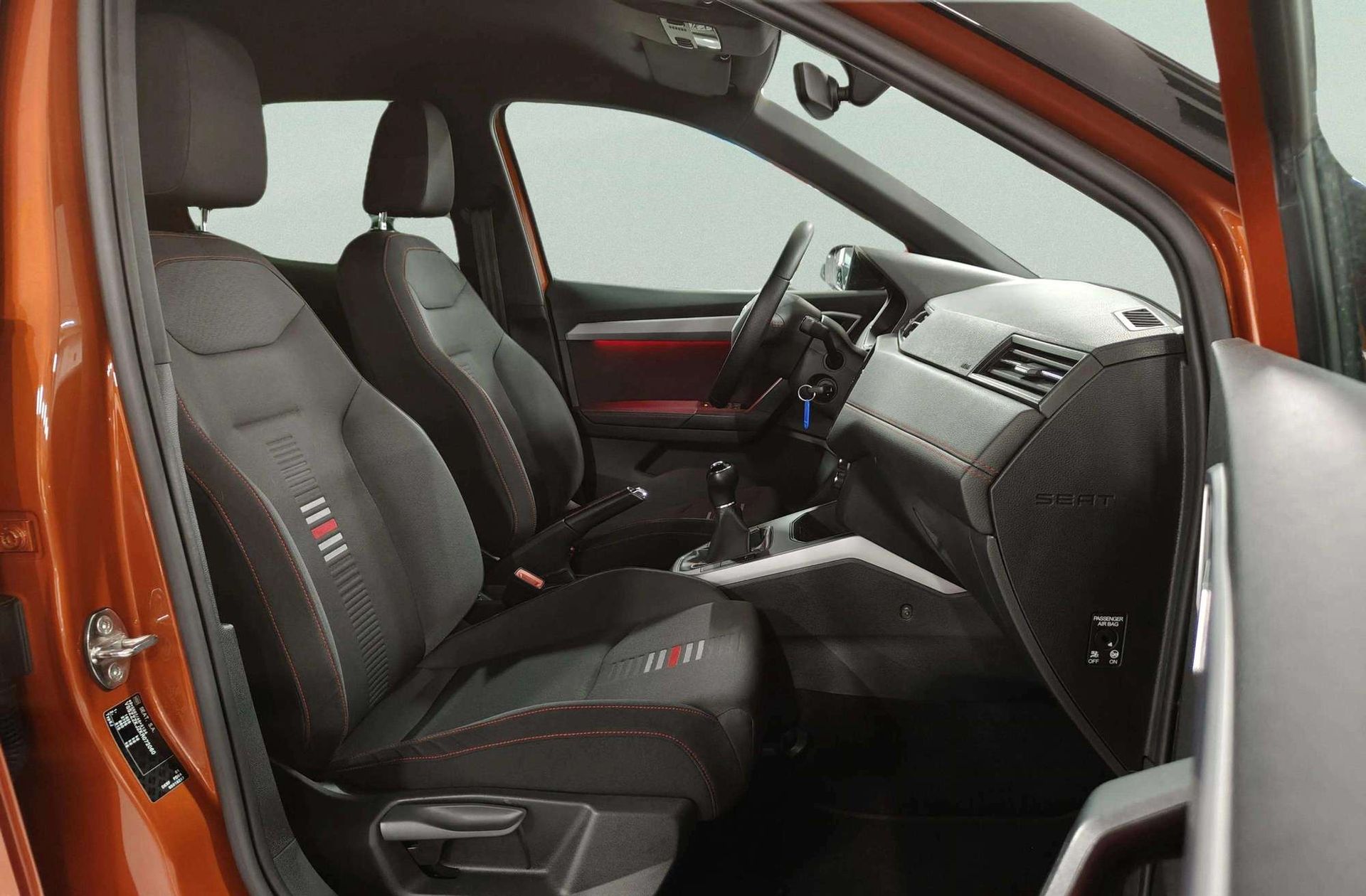 SEAT Arona 1.0 TSI Ecomotive FR Edition - foto 23