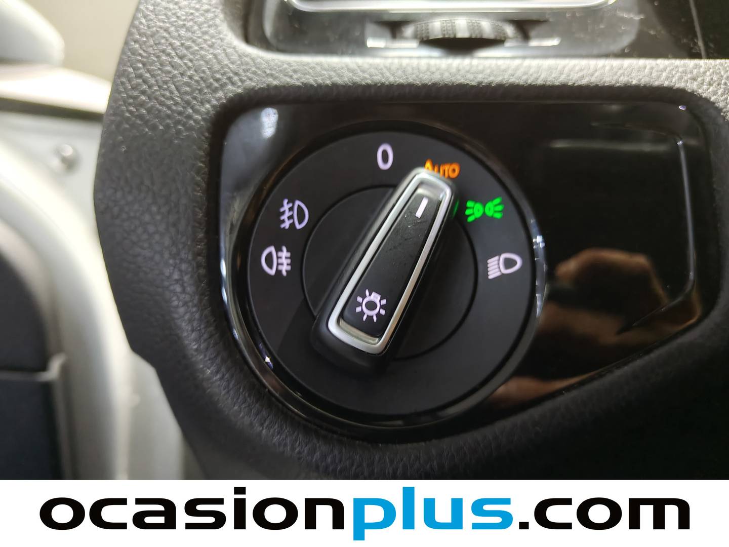 Foto Volkswagen Golf Volkswagen Golf Sport 1.6 TDI BMT (110 CV) DSG Pack R-Line