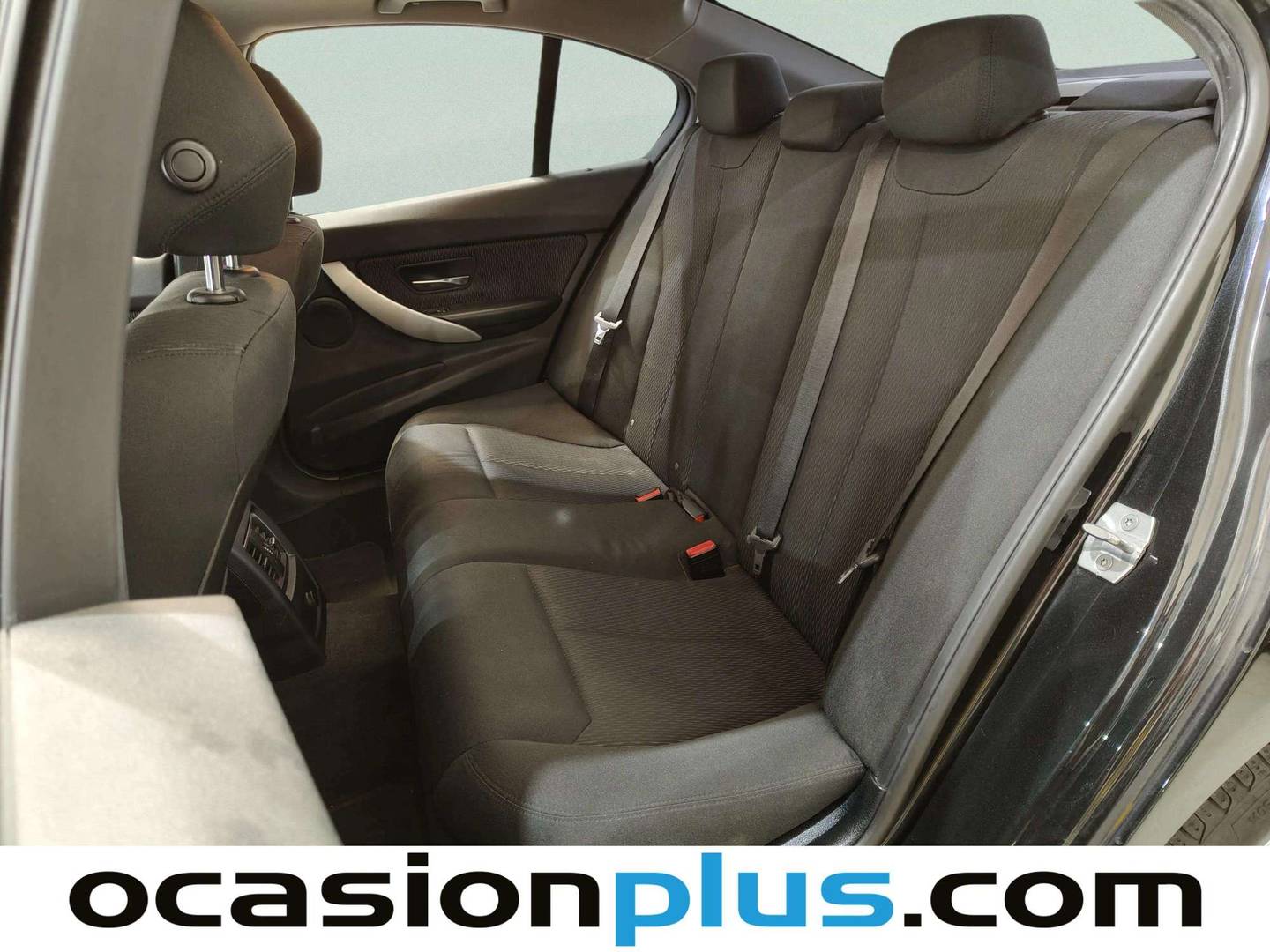 Foto asientos traseros BMW Serie 3 BMW Serie 3 318d (150 CV)