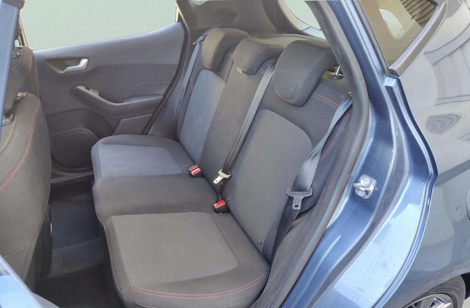 Ford Fiesta 1.0 EcoBoost MHEV ST-Line - foto 12