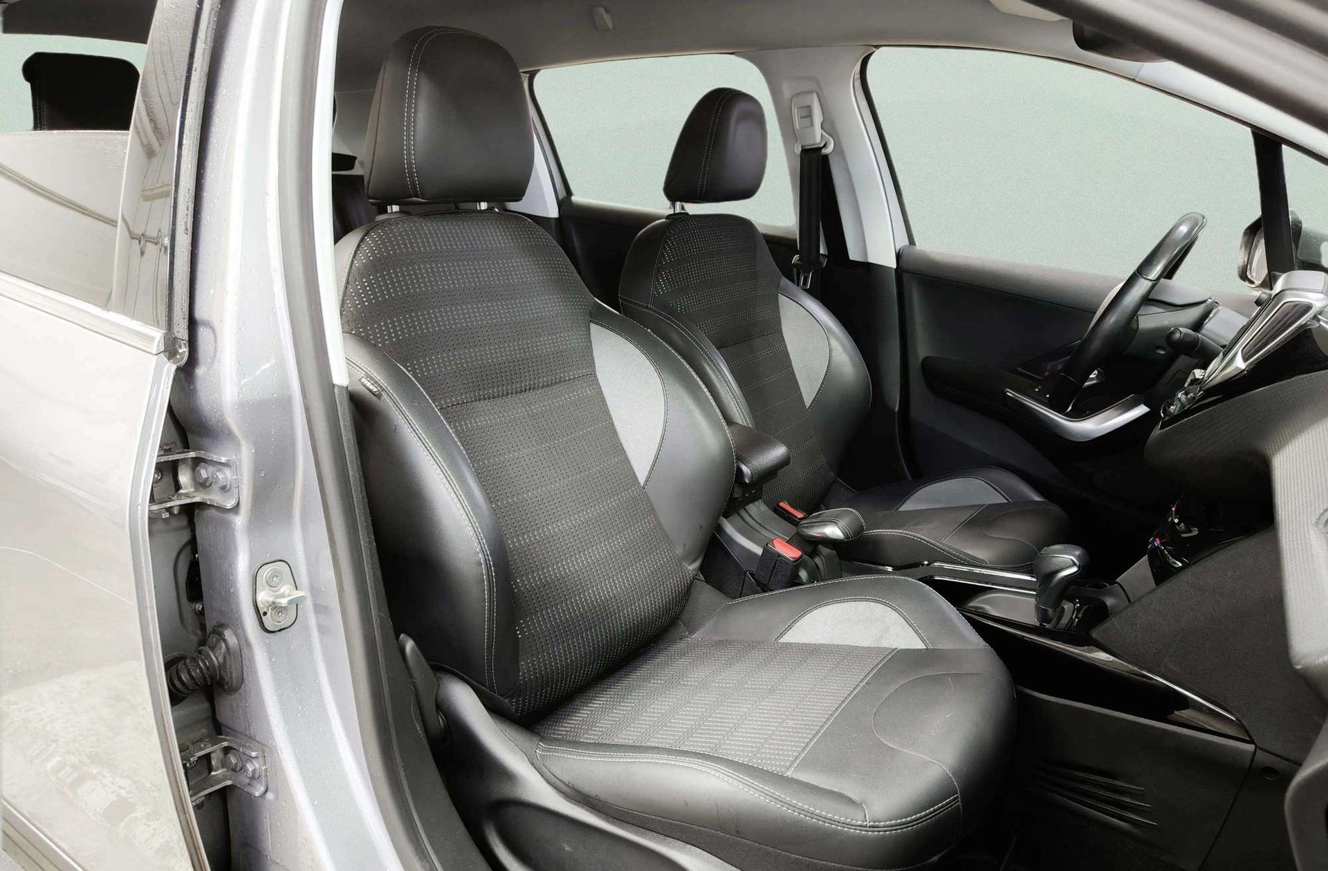 Peugeot 2008 PureTech 110 Allure EAT6 - foto 20