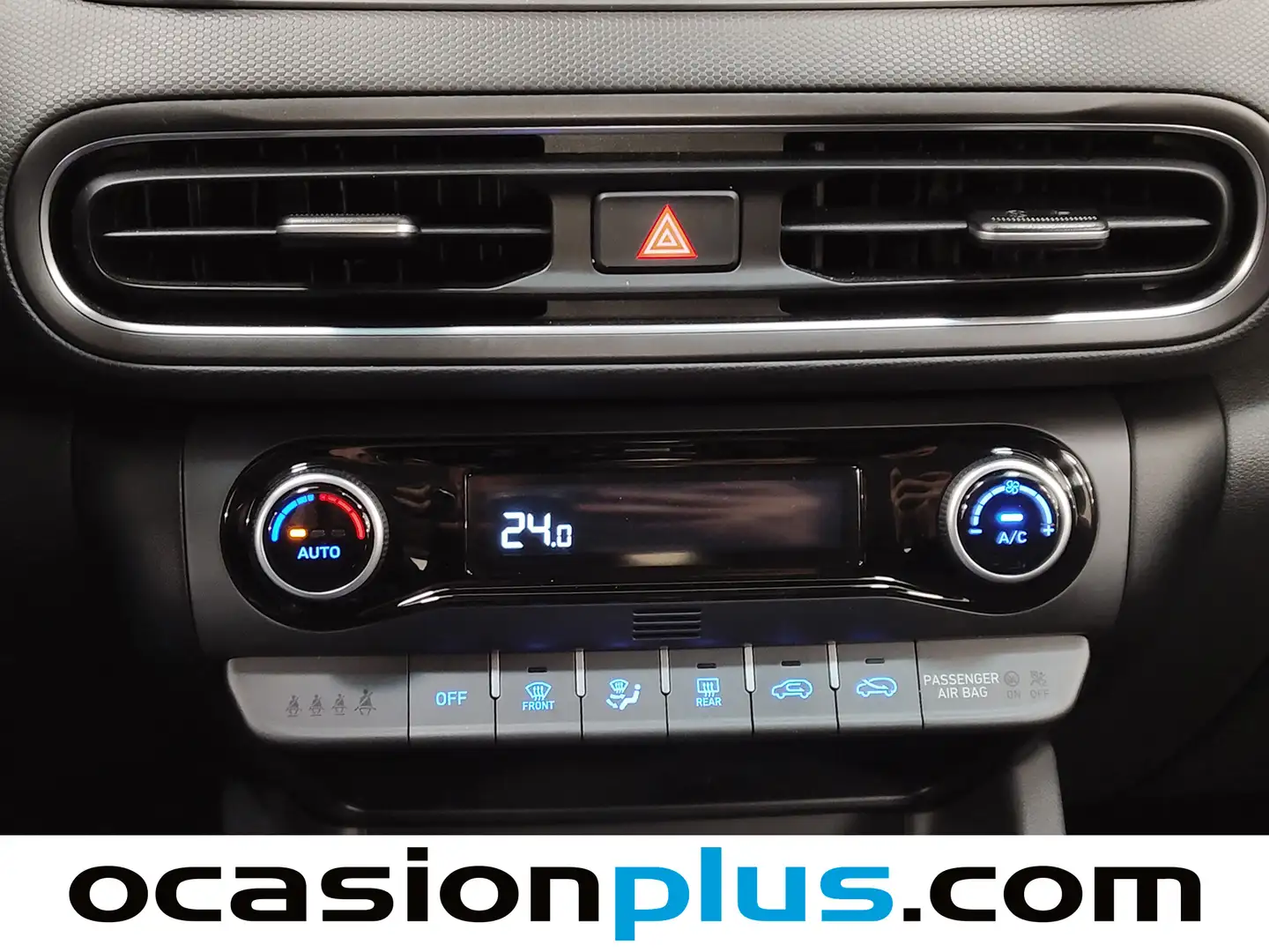 Foto Hyundai Kona Hyundai Kona 1.0 TGDi Maxx 4x2 DCT (120 CV)