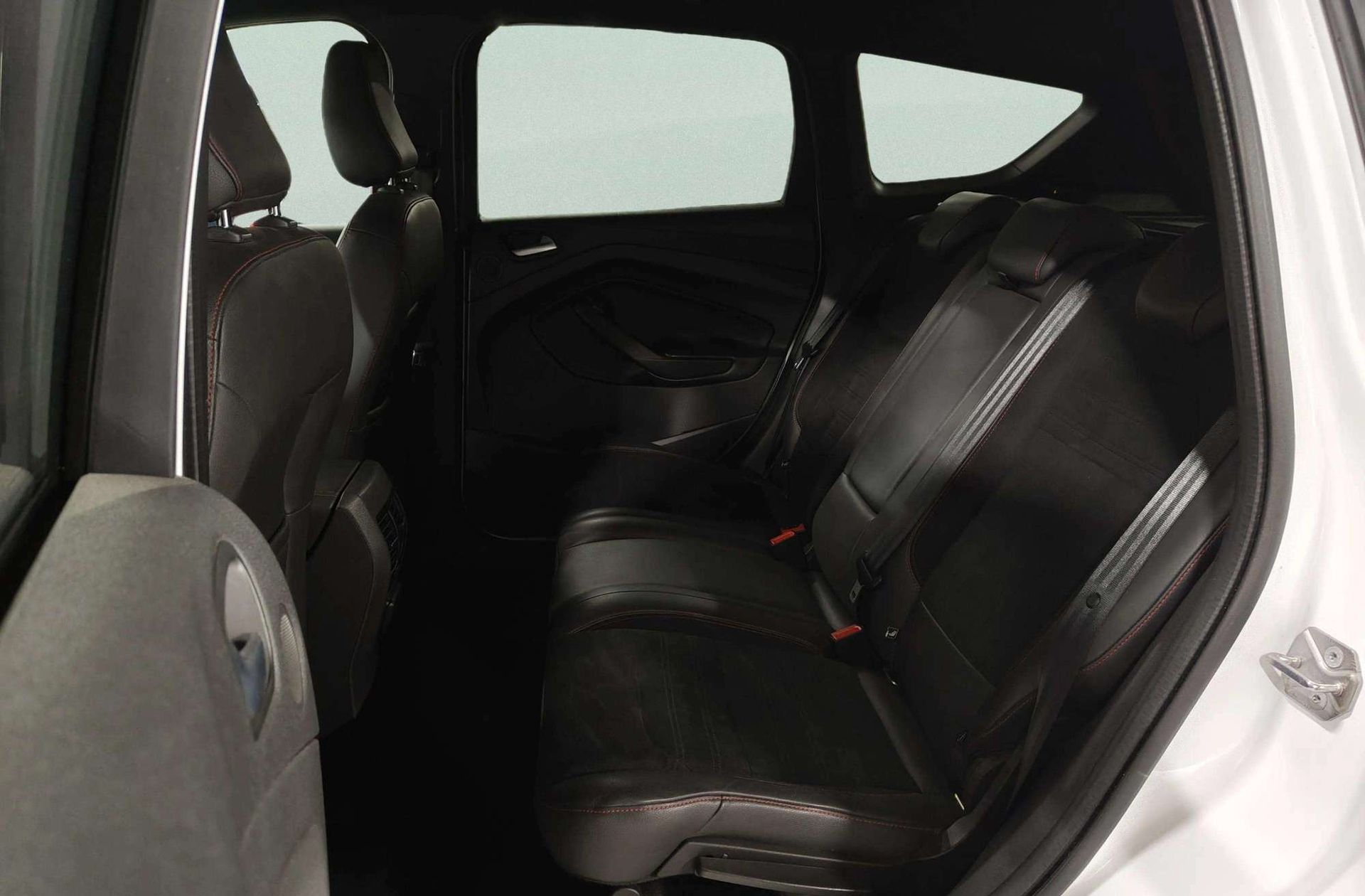 Ford Kuga 1.5 EcoBoost ST-Line 4x2 - foto 11