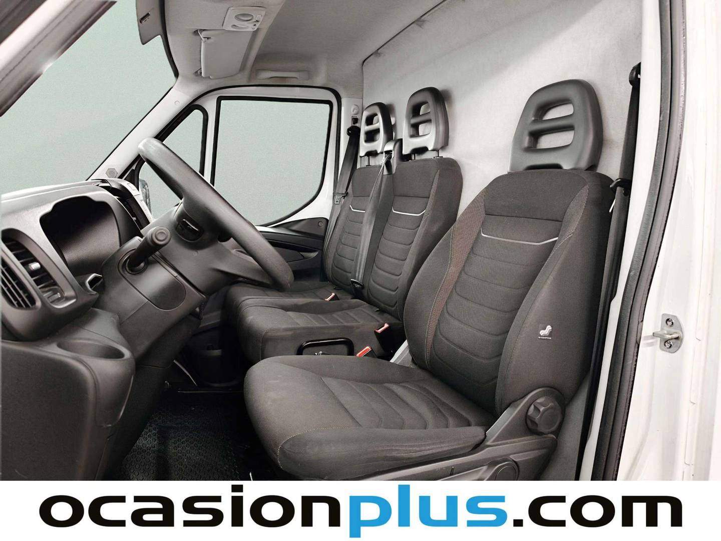 Foto asientos delanteros Iveco Daily Iveco Daily Furgon 35S 16 V 3520L/H2 (156 CV)
