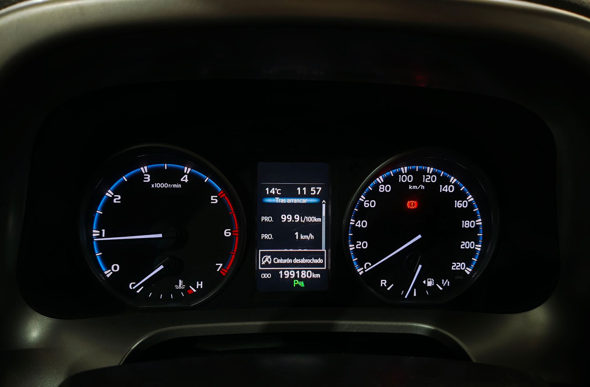Toyota RAV4 150D 2WD Advance - foto 19