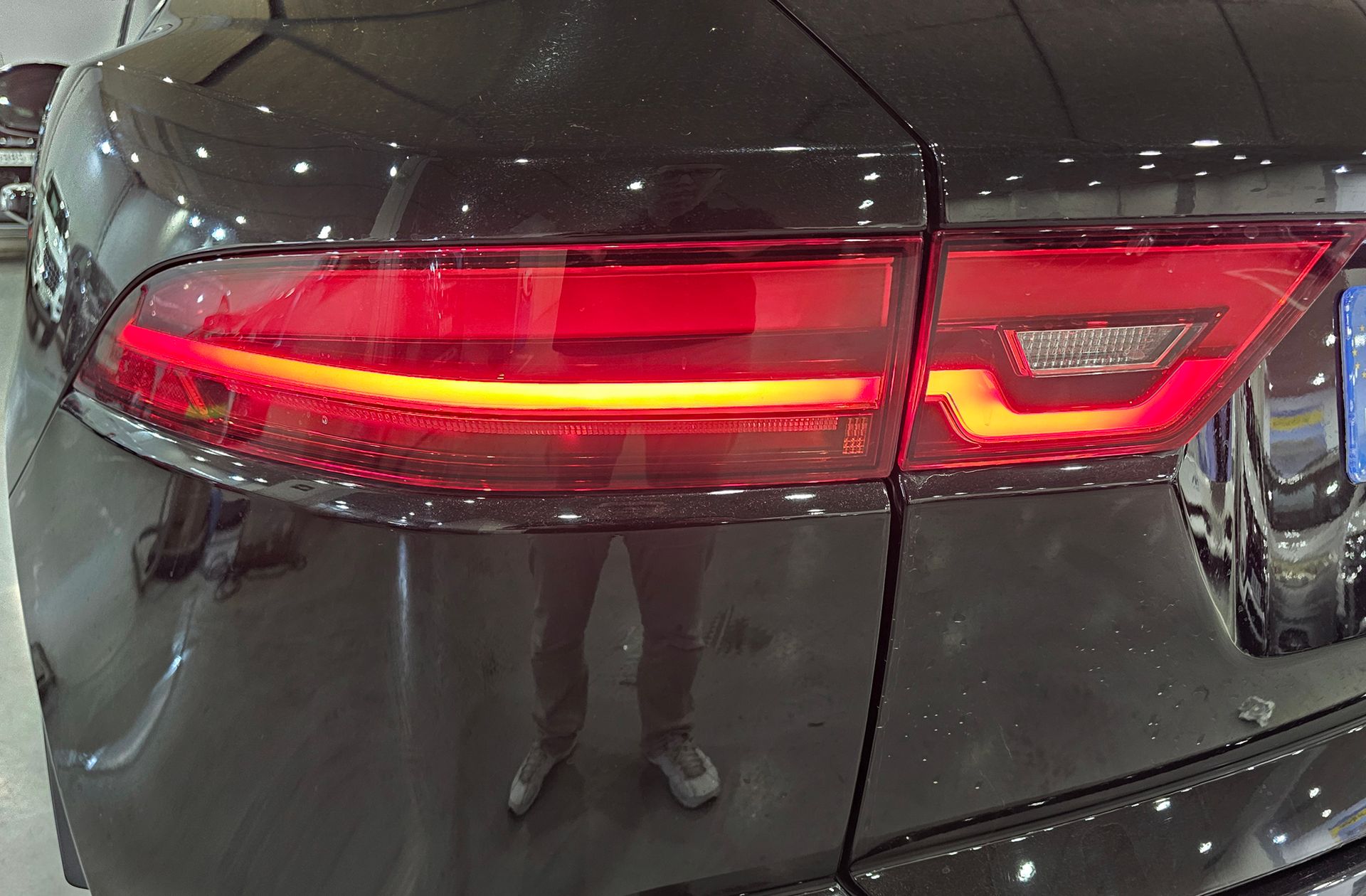 Jaguar E-Pace 2.0D MHEV R-Dynamic SE 4WD - foto 20