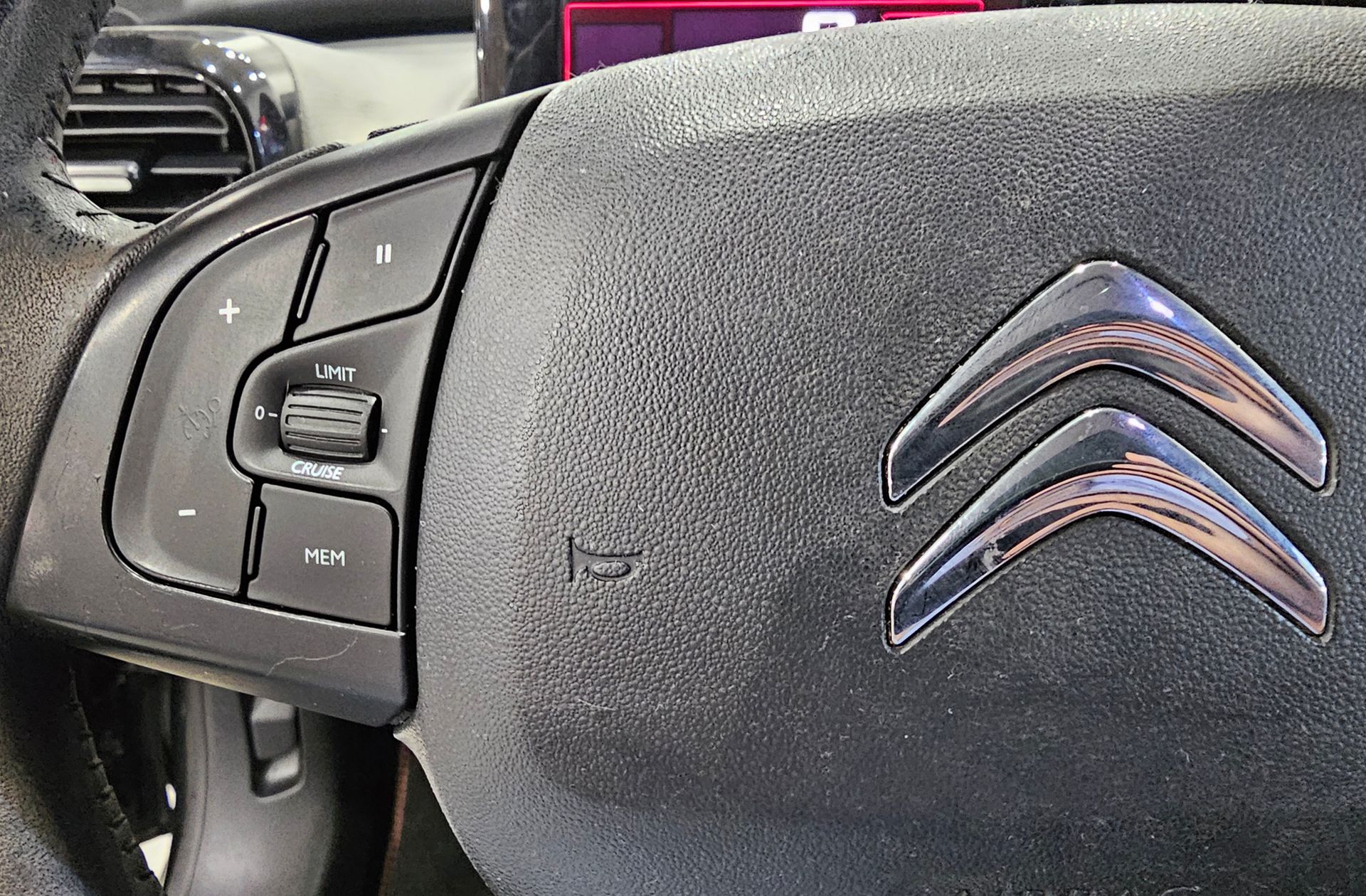 Citroën C4 Cactus 110 PureTech Rip Curl - foto 24