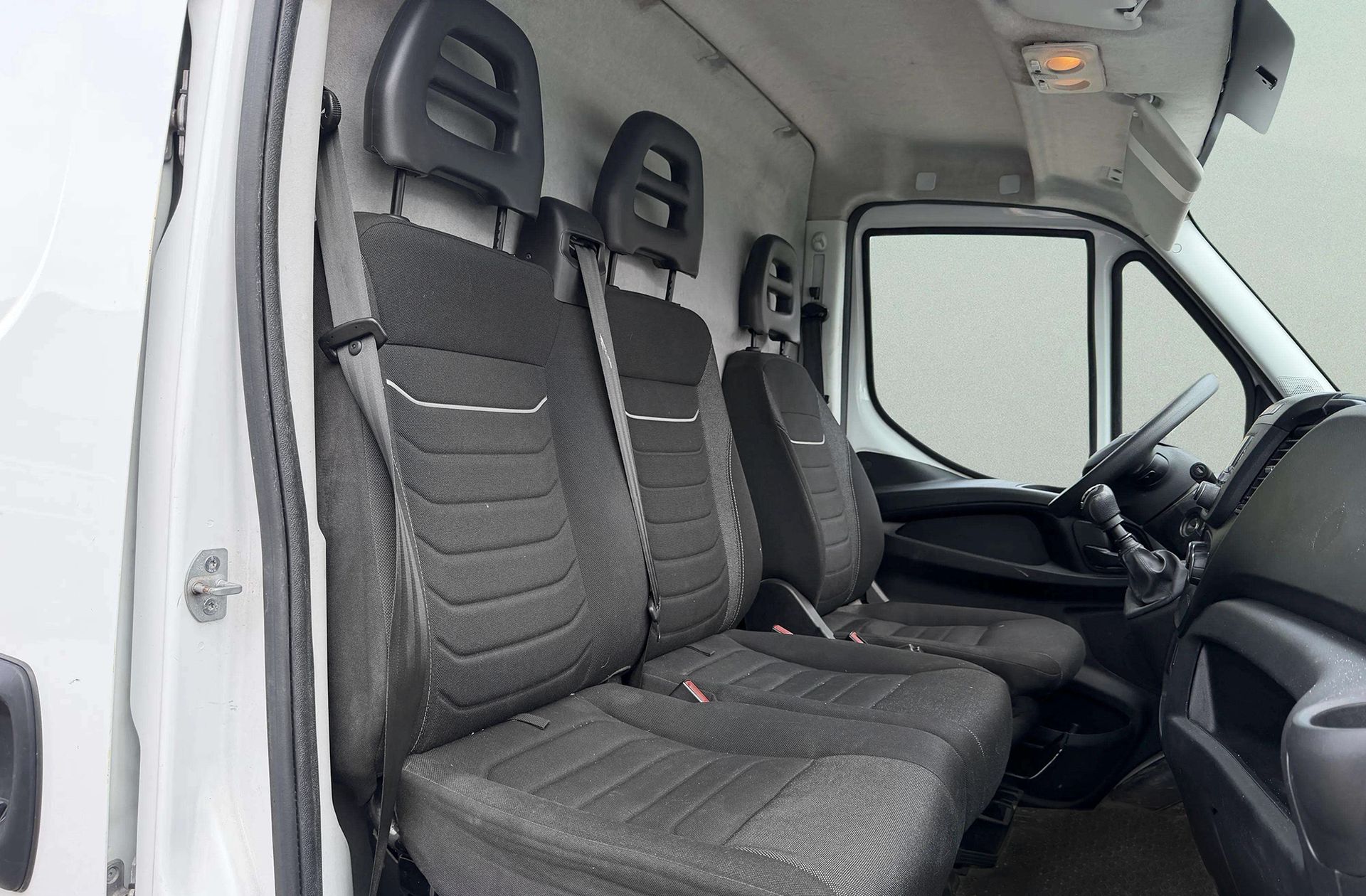 Iveco Daily Furgon 35S 16 V 3520L/H2 - foto 14