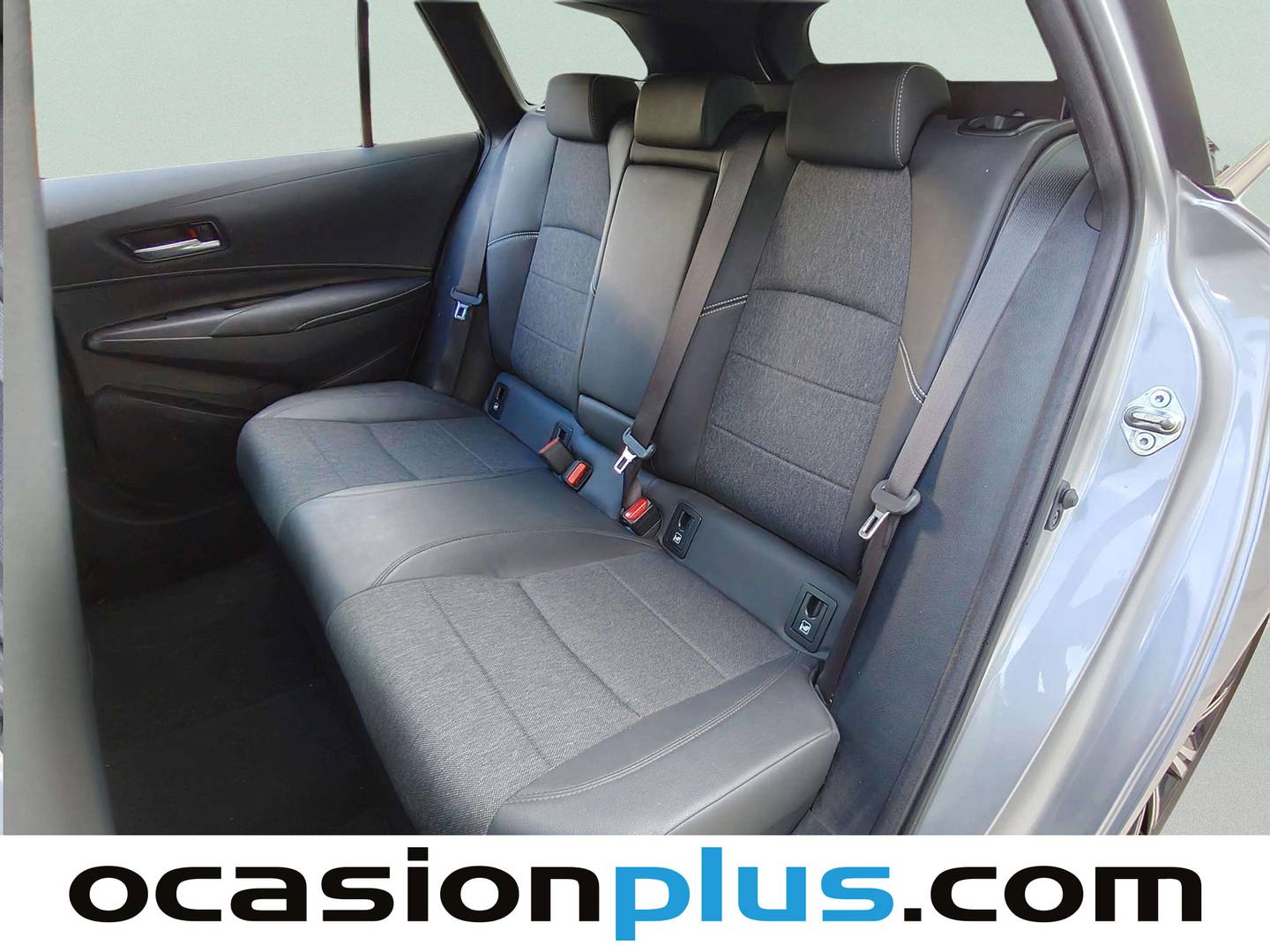 Foto asientos traseros Toyota Corolla Toyota Corolla Touring Sports 180H Style E-CVT (180 CV)
