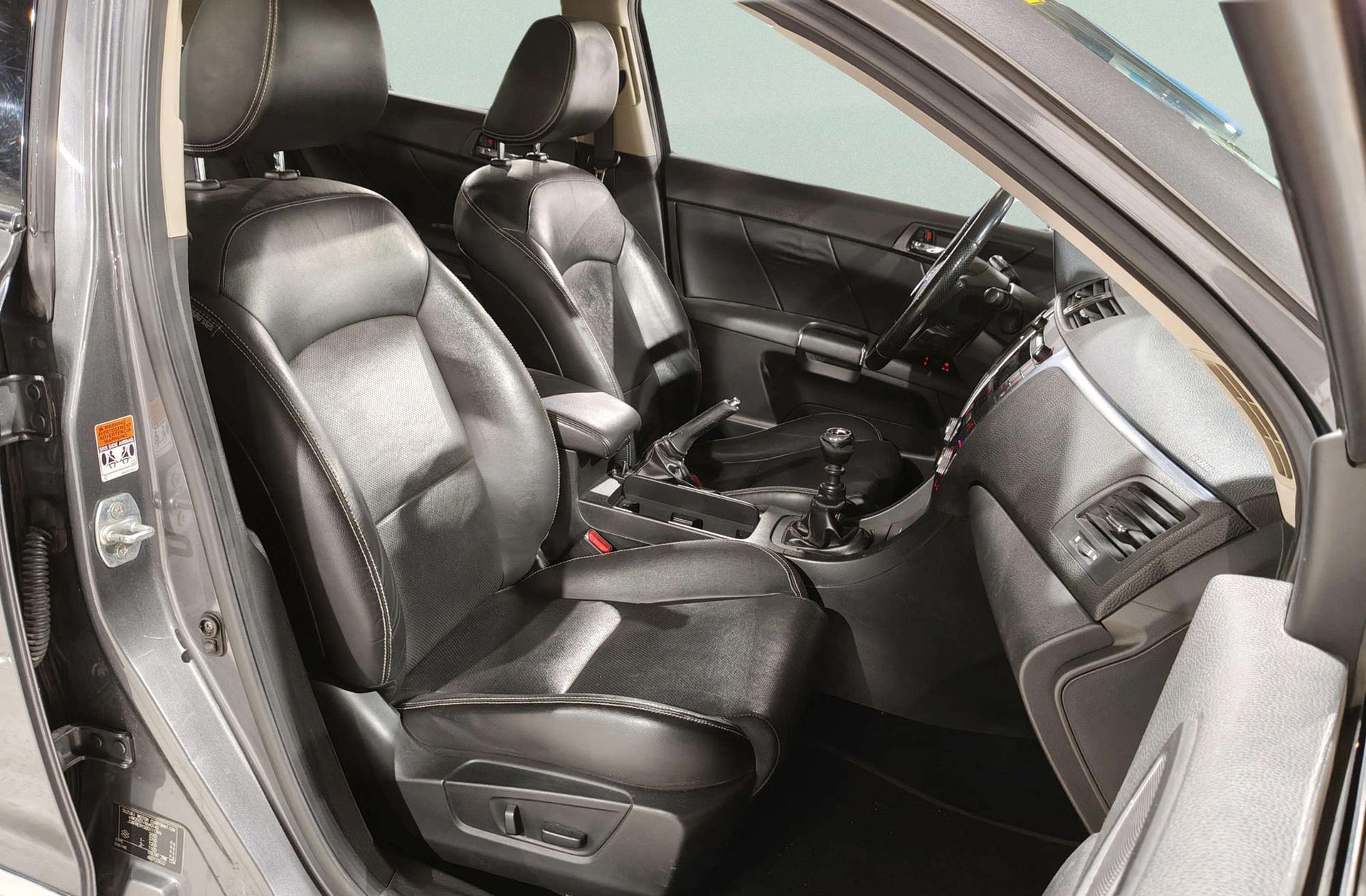 Suzuki Kizashi 2.4 Sport - foto 19