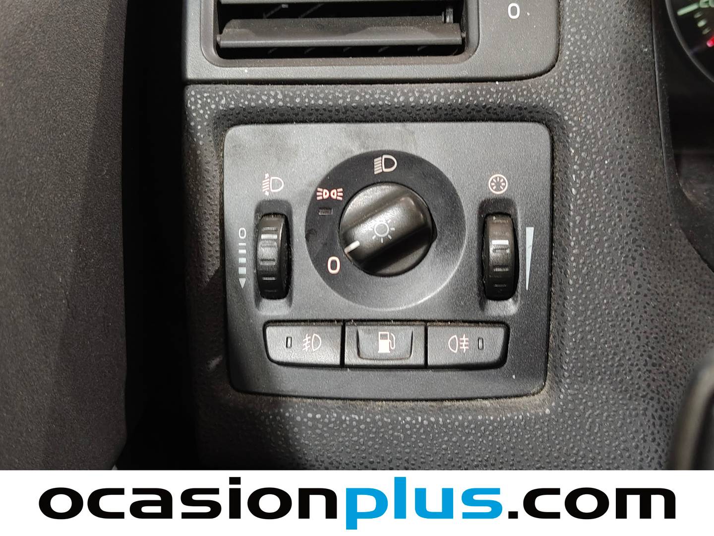 Equipamiento del Volvo C30 Volvo C30 1.6 Drive Kinetic (115 CV)
