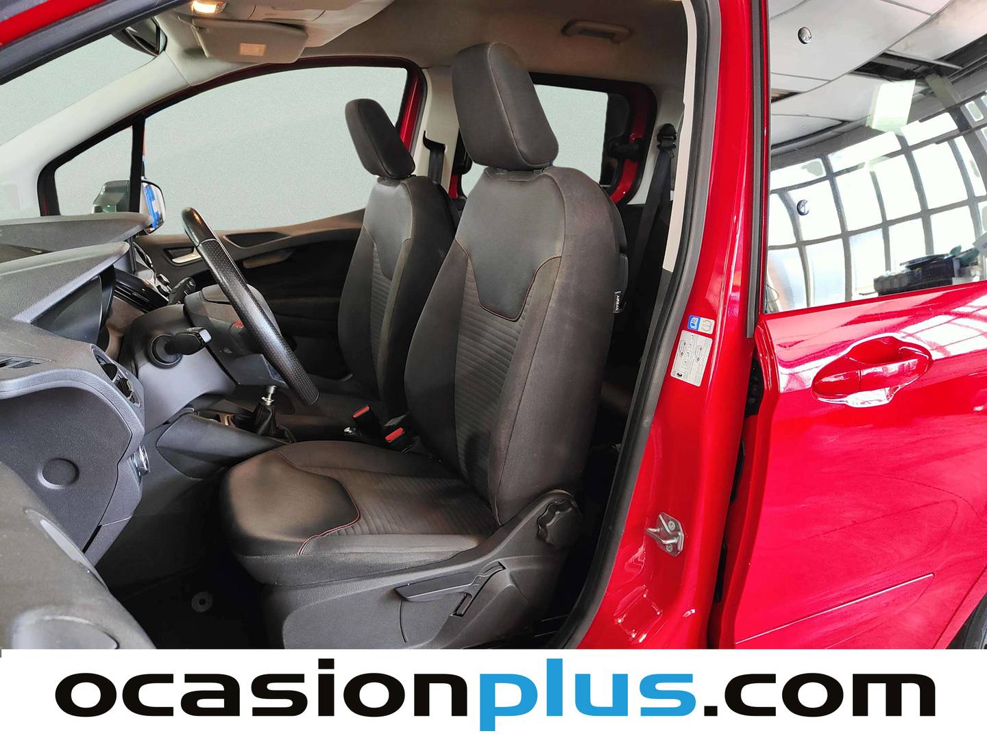 Foto asientos delanteros Ford Tourneo Courier Ford Tourneo Courier 1.5 TDCi Sport (100 CV)