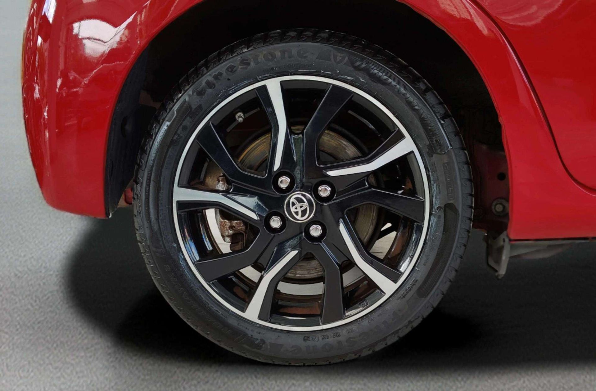 Toyota Yaris 1.3 100 Feel - foto 36