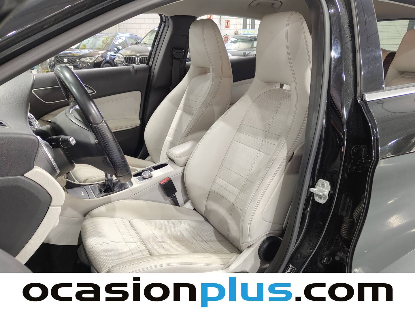Foto asientos delanteros Mercedes GLA Mercedes GLA 200 d Urban (136 CV)