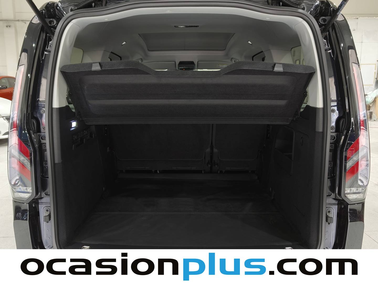 Fotos maletero Ford Tourneo Connect Ford Tourneo Connect 2.0 Ecoblue S&S Titanium (122 CV)