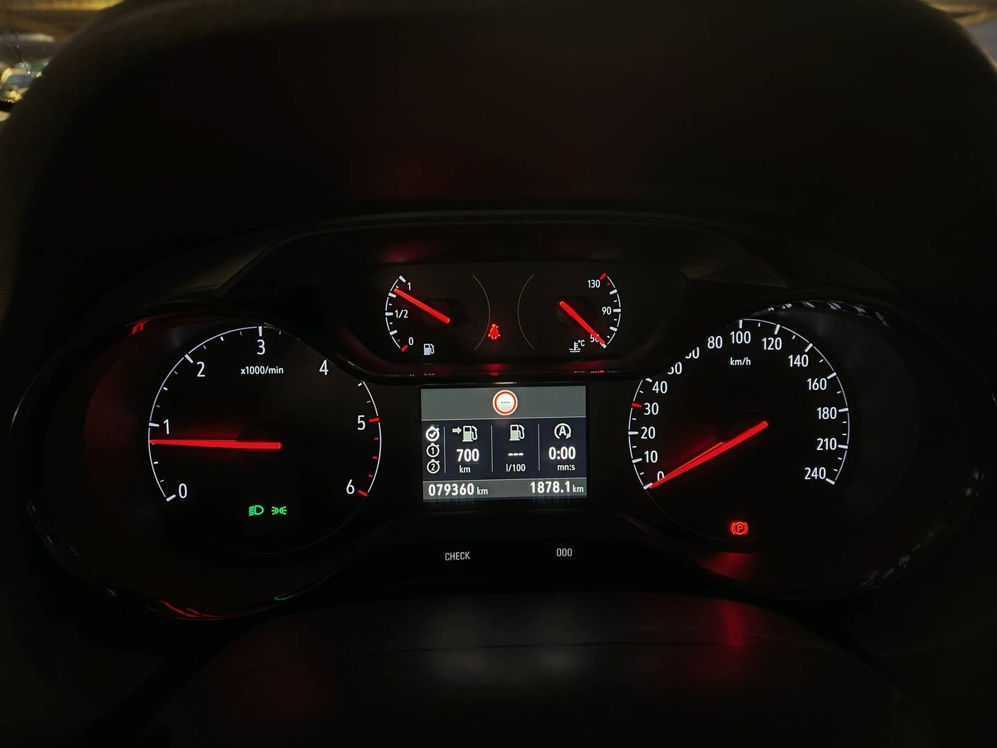 Foto Opel Grandland X Opel Grandland X 1.6 CDTi Selective (120 CV)