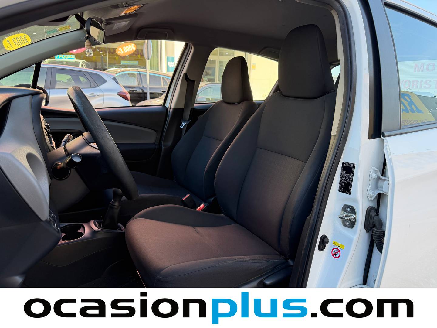 Foto asientos delanteros Toyota Yaris Toyota Yaris 70 Active (69 CV)