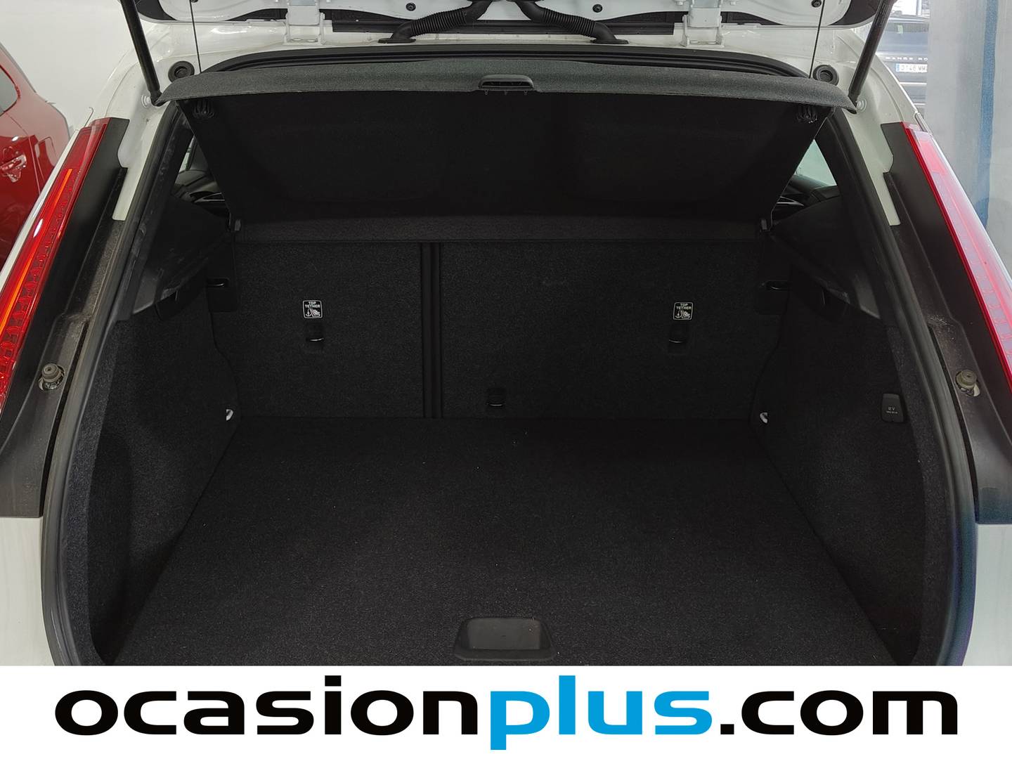 Foto Volvo XC40 Volvo XC40 T2 Momentum Core Auto (129 CV)