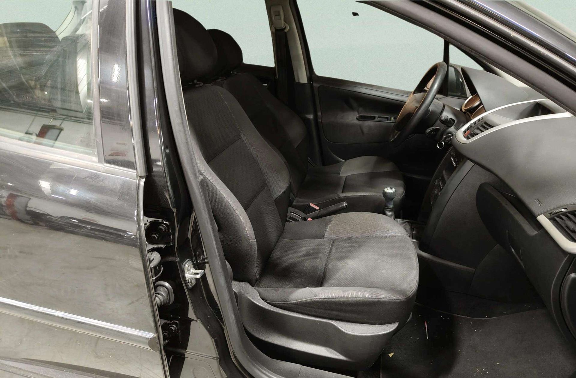 Peugeot 207 1.4 VTi 16v Confort - foto 12