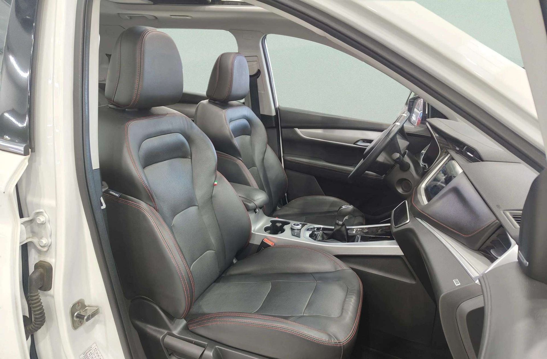 SWM G01 1.5T Luxury - foto 19