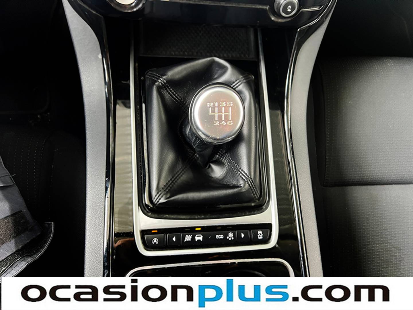 Foto Jaguar XE Jaguar XE 2.0 Diesel XE-Pure RWD (180 CV)