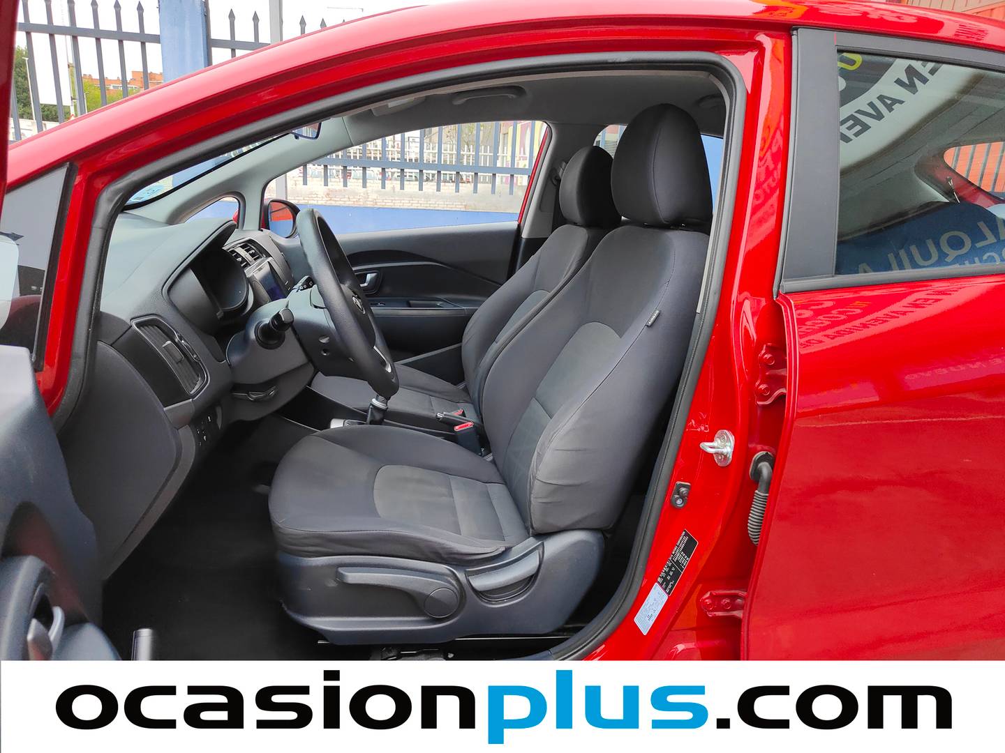 Foto asientos delanteros KIA Rio KIA Rio 1.1 CRDi WGT Tech (75 CV)