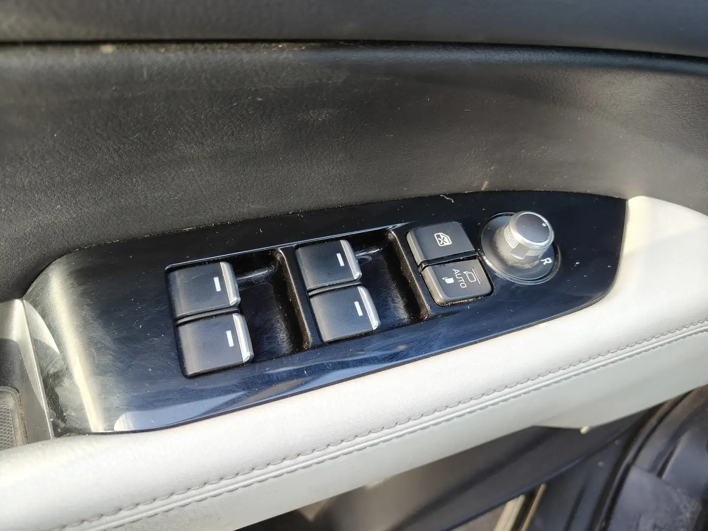 Foto Mazda CX-5 Mazda CX-5 2.5 Skyactiv-G Zenith White AWD Auto (194 CV)