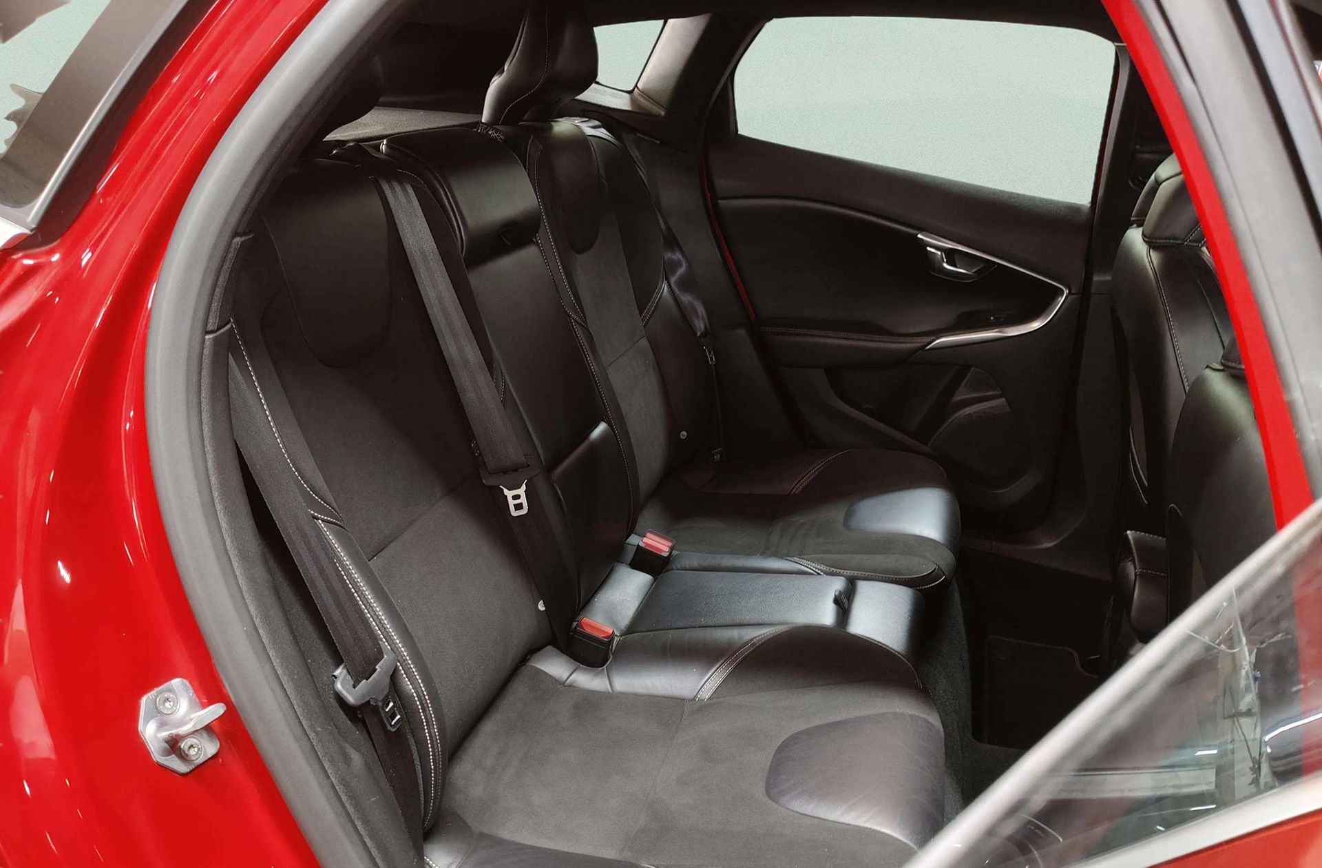 Volvo V40 D4 R-Design Momentum - foto 19