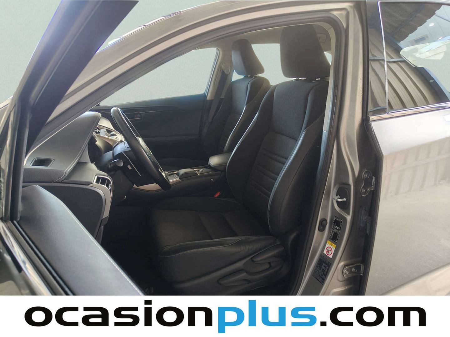 Foto asientos delanteros Lexus NX Lexus NX 300h Business Navigation 2WD (197 CV)