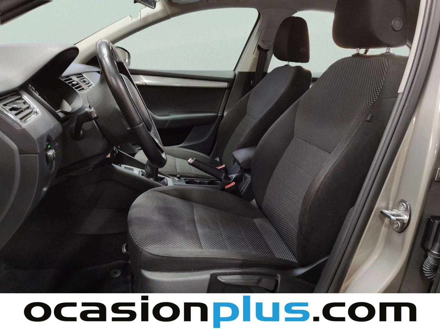 Foto asientos delanteros Skoda Octavia Skoda Octavia 1.6 TDI CR Ambition (110 CV)