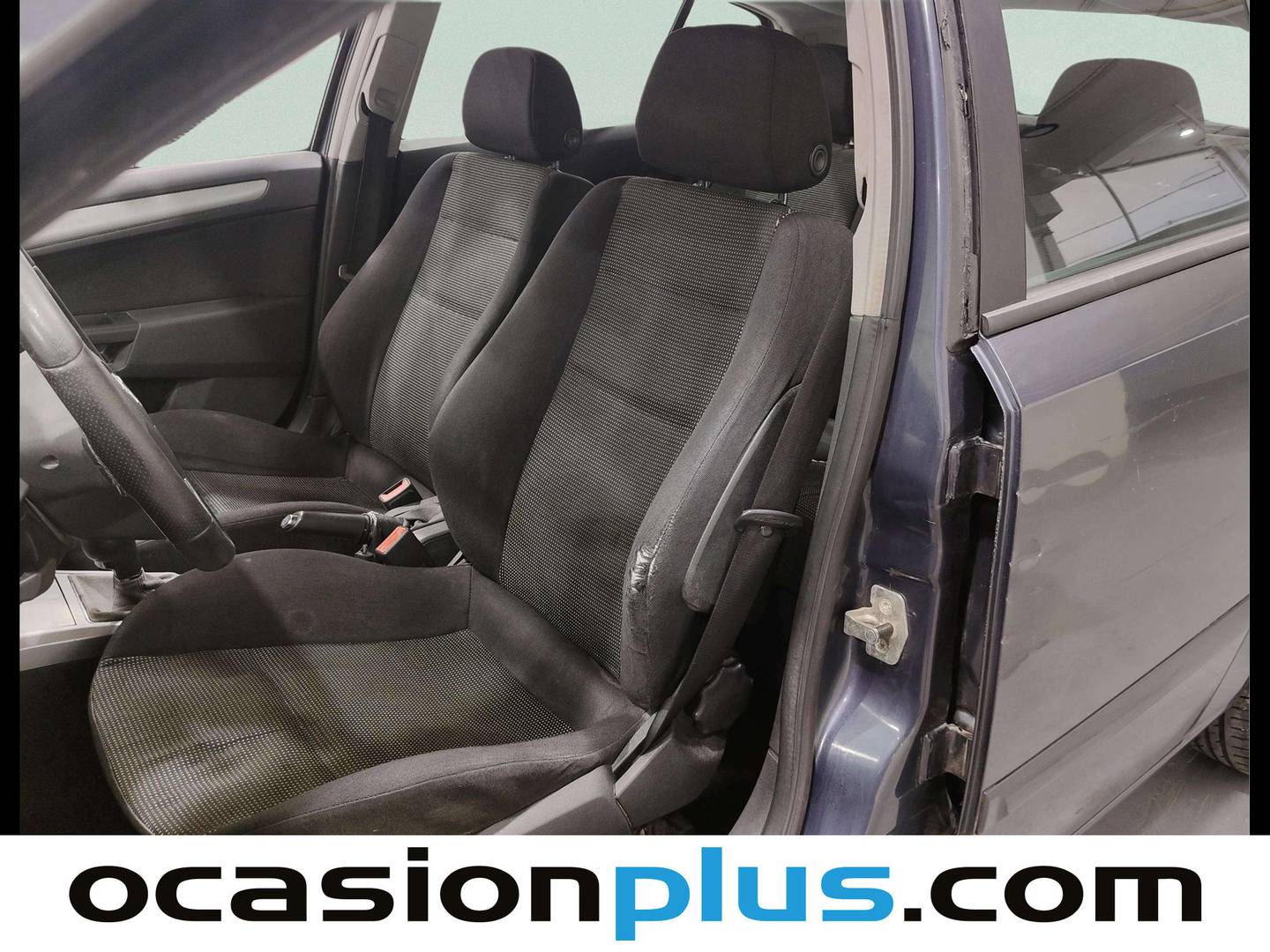 Foto asientos delanteros Opel Astra Opel Astra 1.9 CDTI Sport (120 CV)