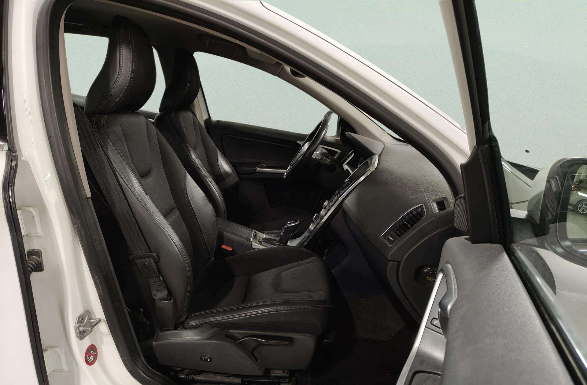 Volvo XC60 D4 Momentum - foto 18