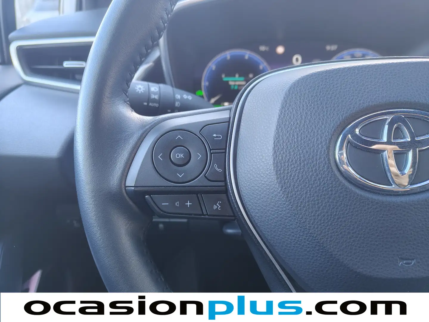 Foto Toyota Corolla Toyota Corolla Touring Sport 140H Business (140 CV)