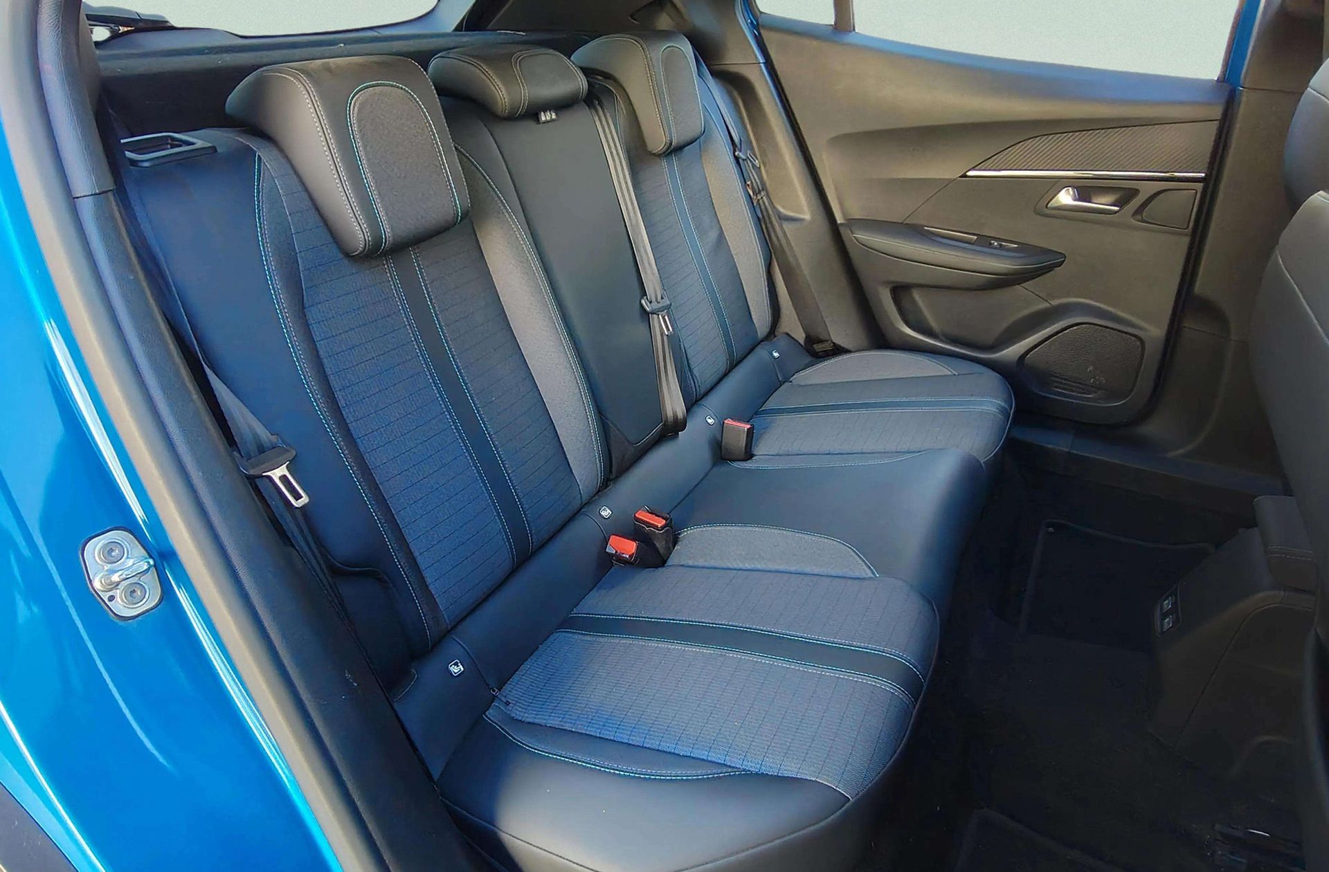 Peugeot 2008 PureTech 130 Allure Pack - foto 17