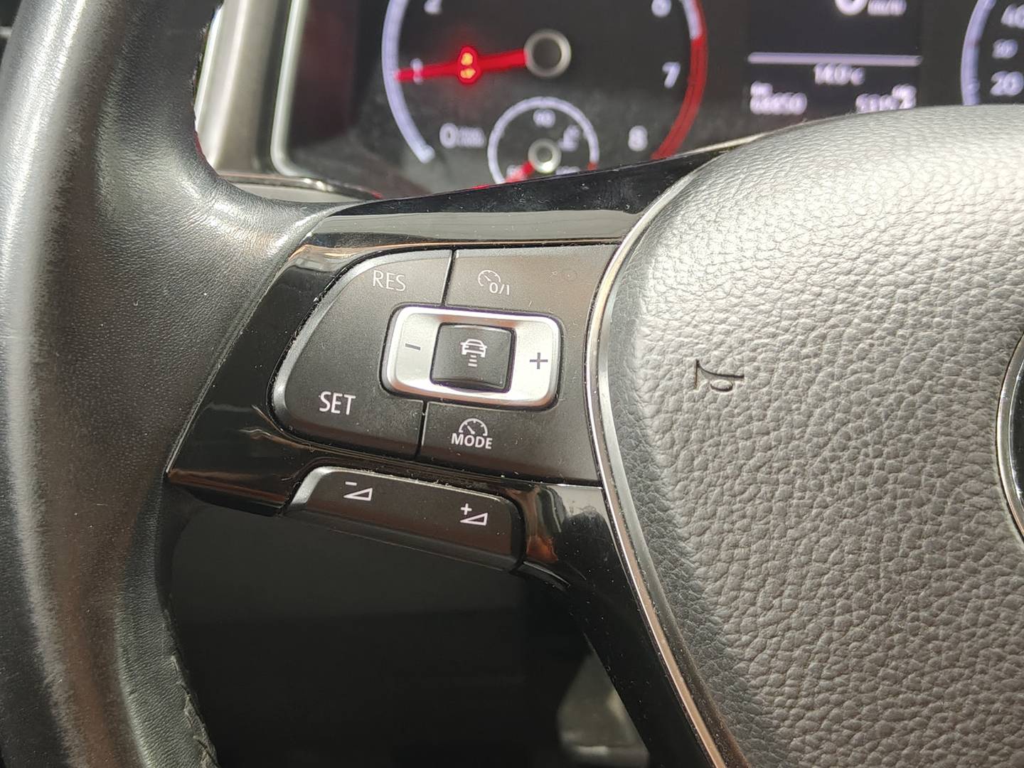 Foto Volkswagen T-Roc Volkswagen T-Roc Advance Style 1.0 TSI  (115 CV)