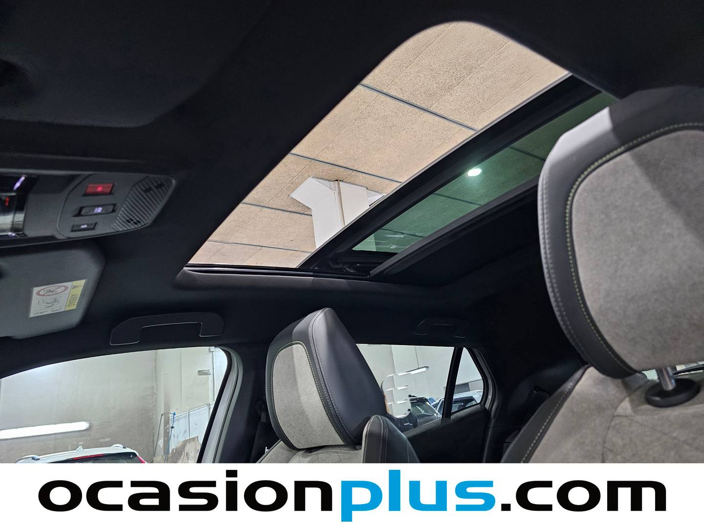 Foto Peugeot e-2008 Peugeot e-2008 Eléctrico GT 100 kW (136 CV)