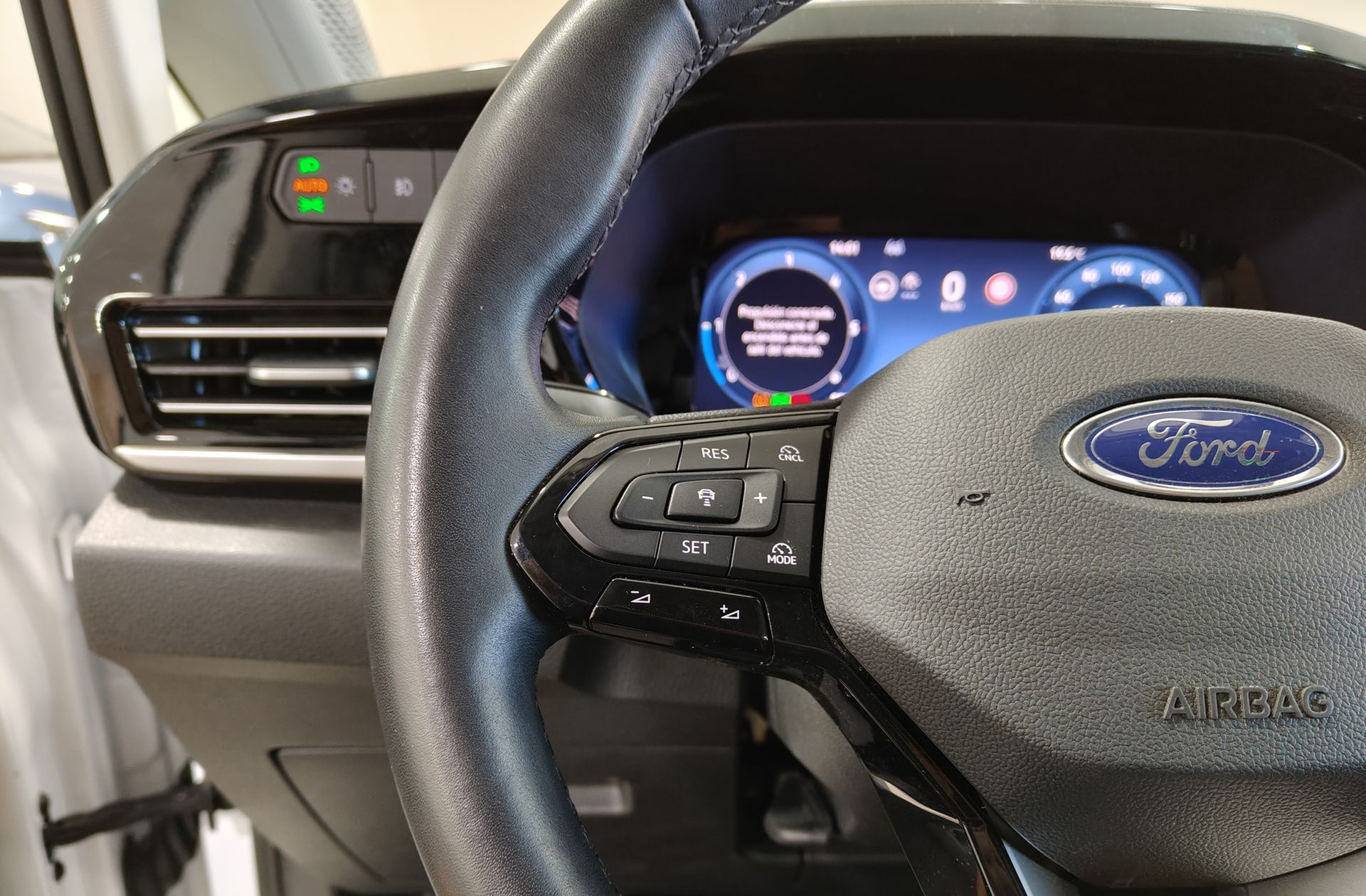Ford Grand Tourneo Connect 2.0 EcoBlue Titanium 7 plazas - foto 27