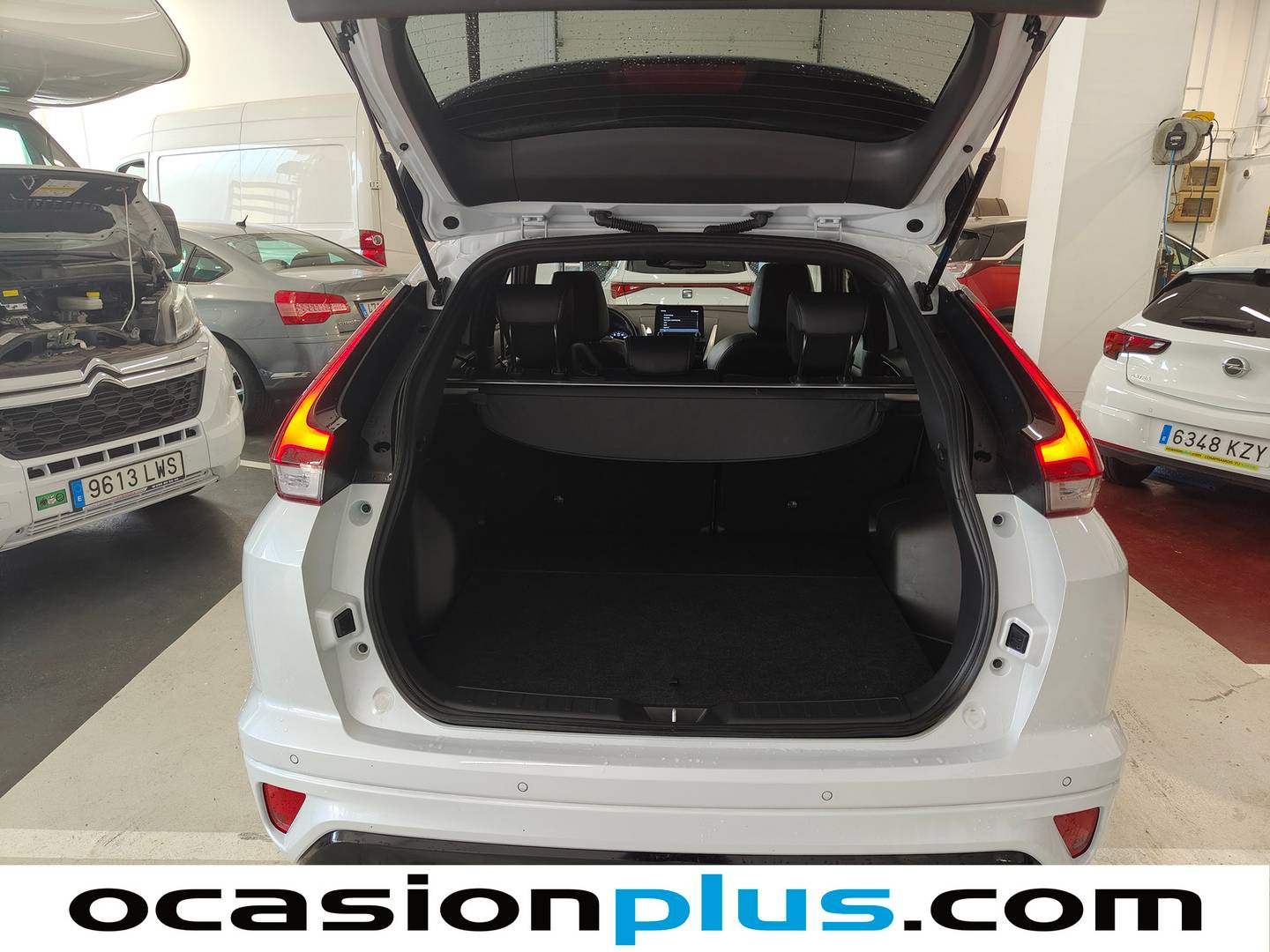 Fotos maletero Mitsubishi Eclipse Cross Mitsubishi Eclipse Cross 2.4 PHEV Kaiteki+ 4WD Auto  (188 CV)