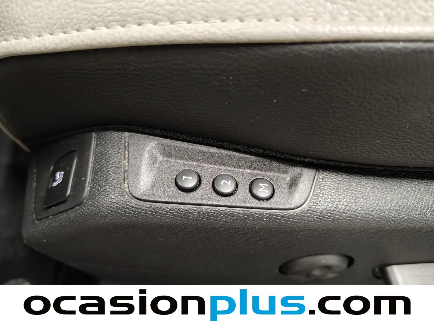 Foto DS DS 7 Crossback DS DS7 Crossback E-Tense 300 Ligne Noire 4WD Auto (300 CV)