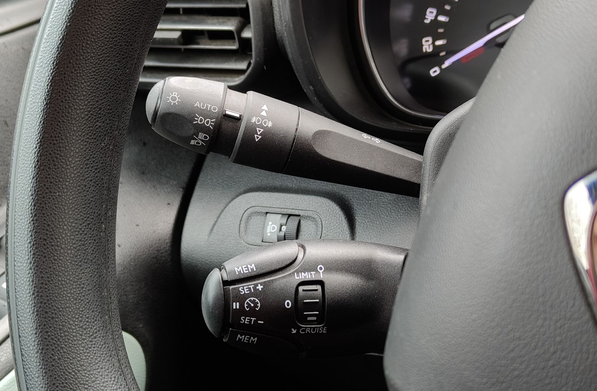 Citroën Berlingo BlueHDi 130 Talla M Shine - foto 29