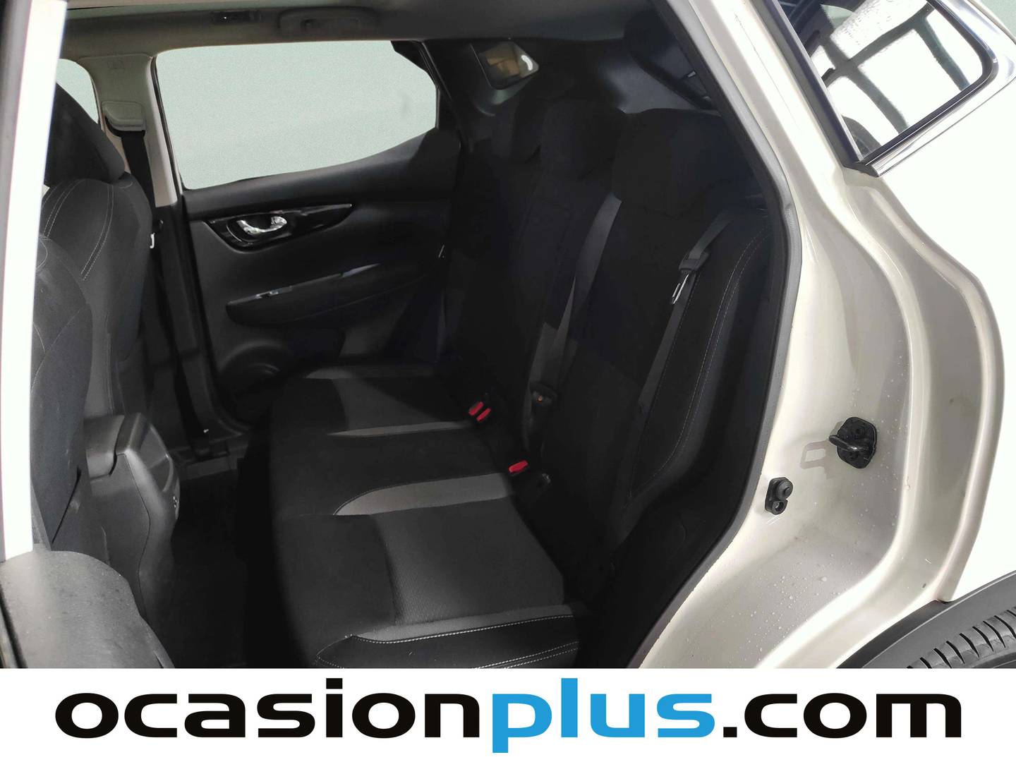 Foto asientos traseros Nissan QASHQAI Nissan Qashqai DIG-T 140 N-Connecta 4x2 (140 CV)