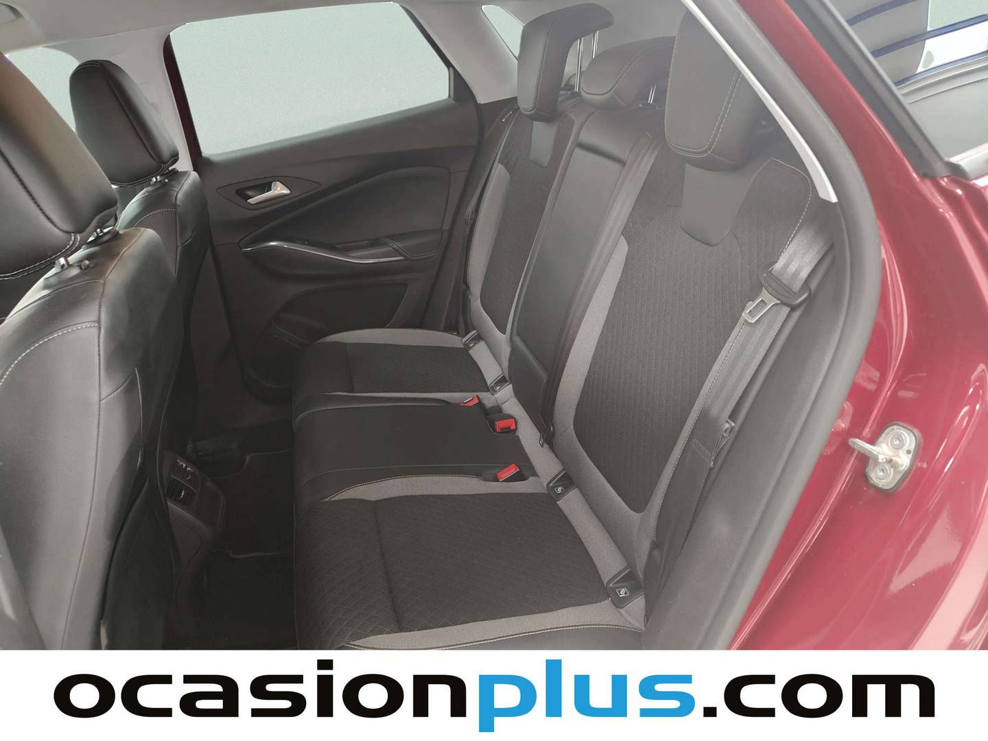 Foto asientos traseros Opel Grandland X Opel Grandland X 1.2 Turbo 120 Aniversario Auto (130 CV)