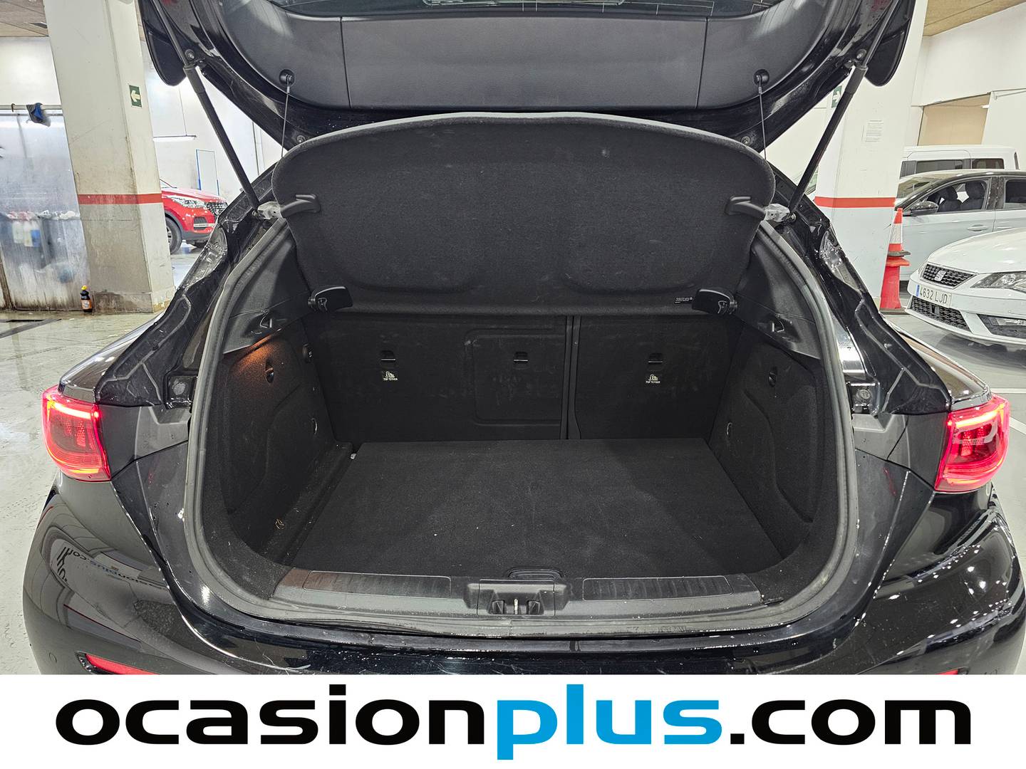 Foto Infiniti Q30 Infiniti Q30 2.2D Premium 7DCT (170 CV)